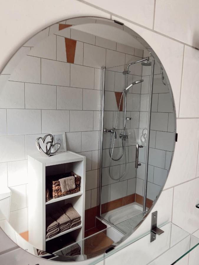 Ferienwohnung Moselflair Mit Direktem Blick Auf Die Mosel Und Weinberge Oberfell Eksteriør bilde