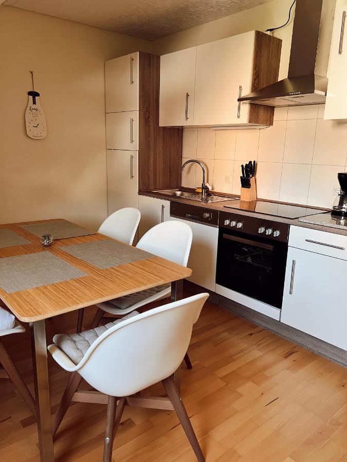 Ferienwohnung Moselflair Mit Direktem Blick Auf Die Mosel Und Weinberge Oberfell Eksteriør bilde