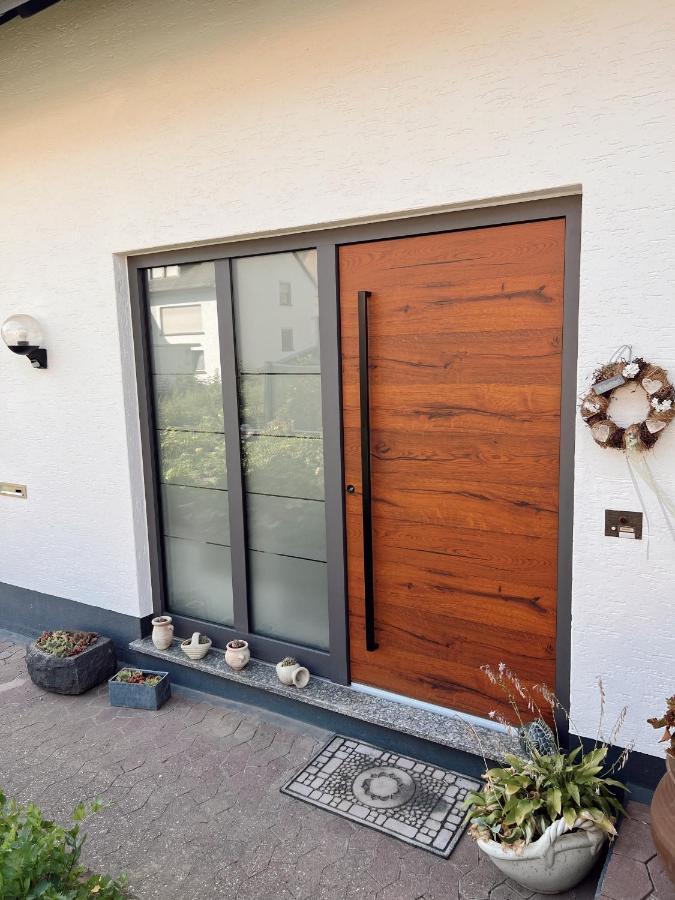Ferienwohnung Moselflair Mit Direktem Blick Auf Die Mosel Und Weinberge Oberfell Eksteriør bilde