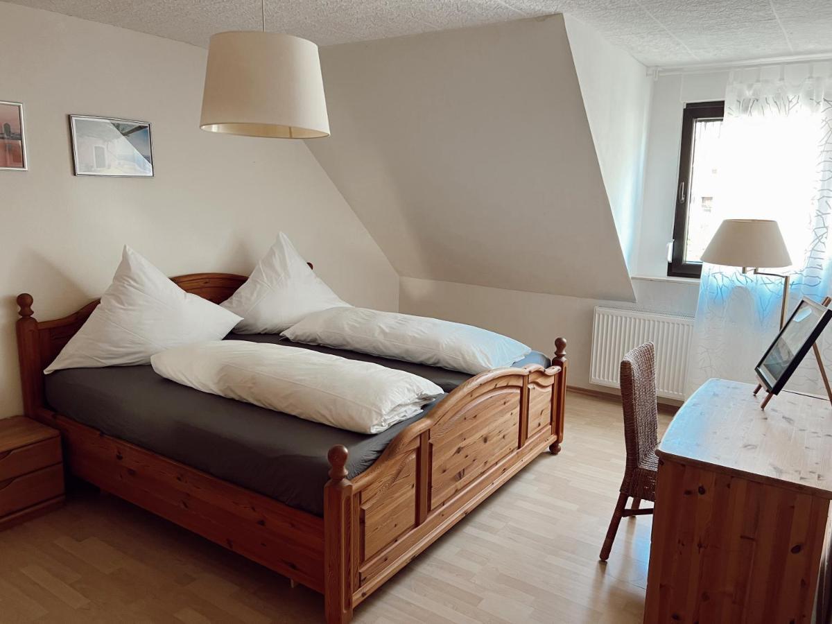Ferienwohnung Moselflair Mit Direktem Blick Auf Die Mosel Und Weinberge Oberfell Eksteriør bilde